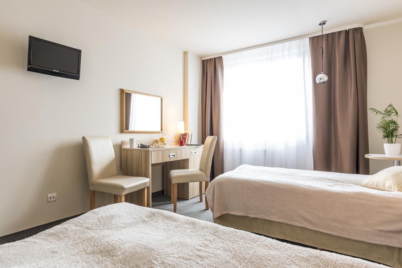 Willa Wiosenna Hotel Ozarow Mazowiecki Luaran gambar