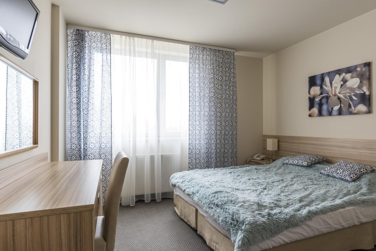 Willa Wiosenna Hotel Ozarow Mazowiecki Luaran gambar