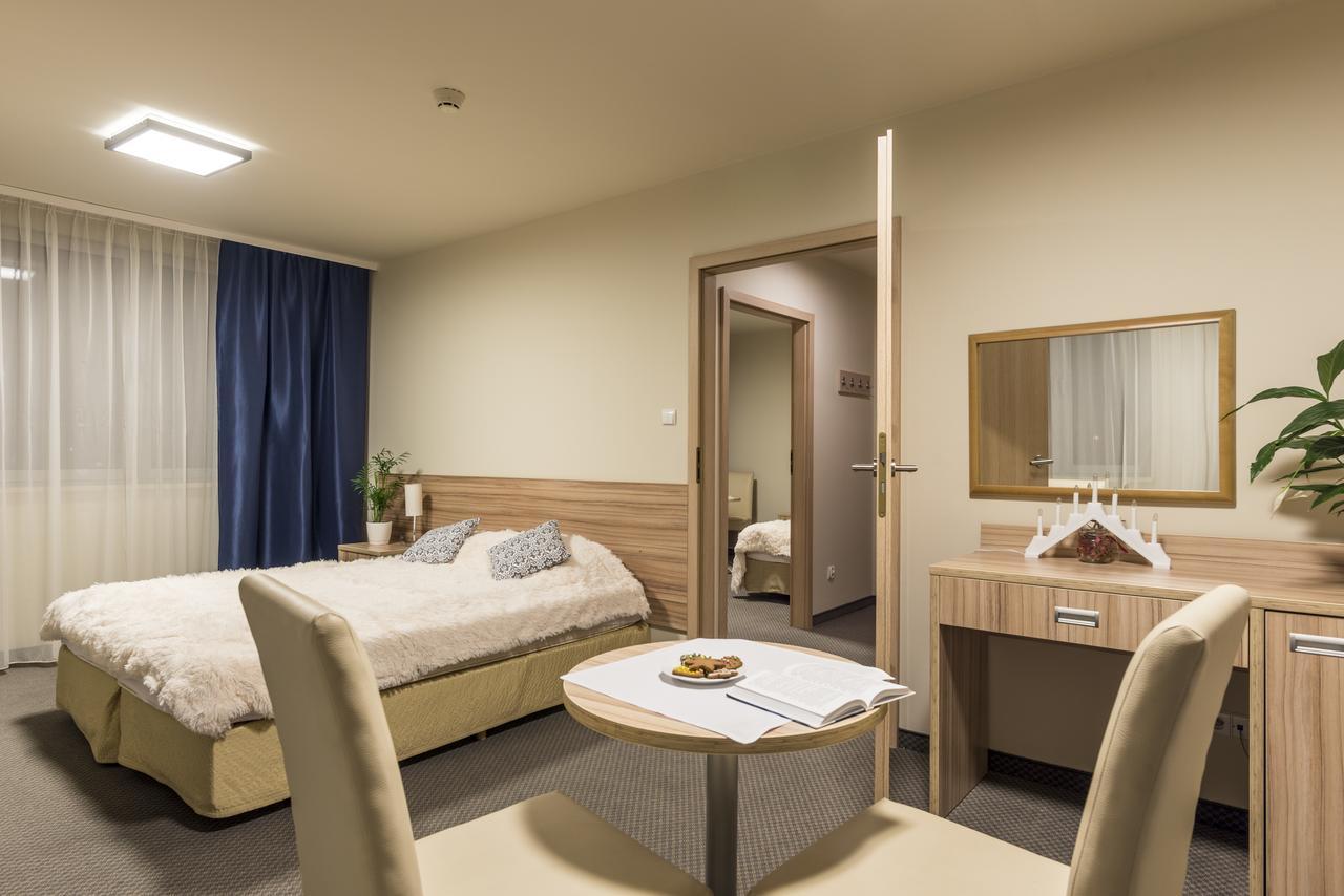 Willa Wiosenna Hotel Ozarow Mazowiecki Luaran gambar