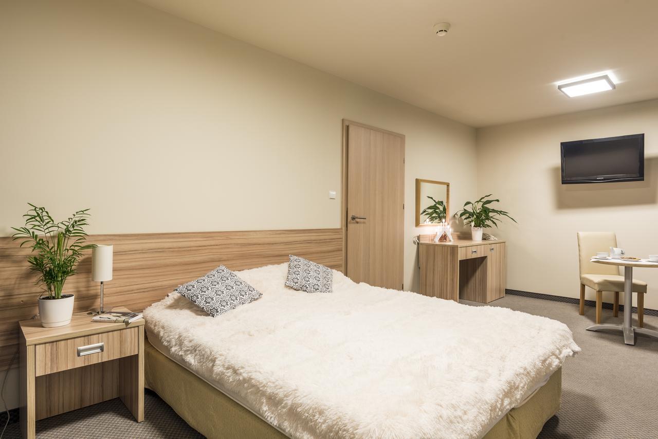 Willa Wiosenna Hotel Ozarow Mazowiecki Luaran gambar